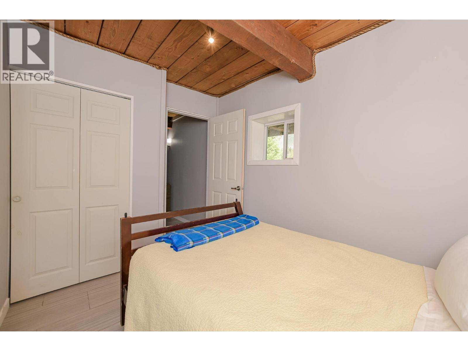 8323 Trans Canada Highway, Revelstoke