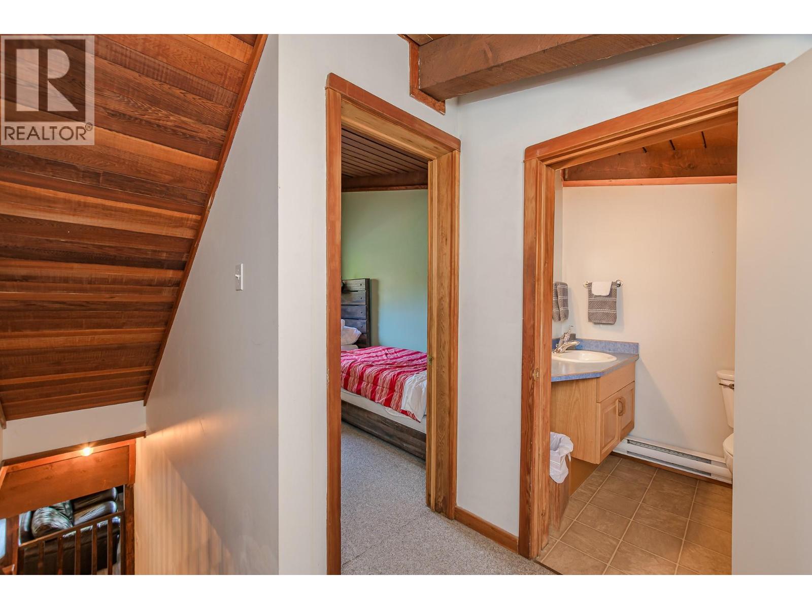 8323 Trans Canada Highway, Revelstoke