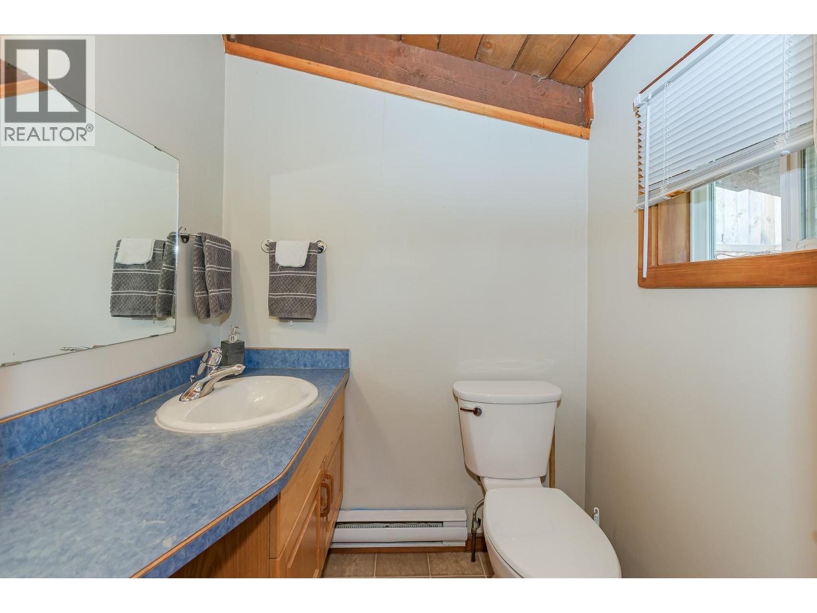 8323 Trans Canada Highway, Revelstoke