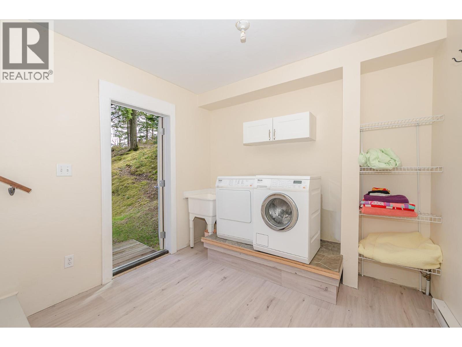 8323 Trans Canada Highway, Revelstoke