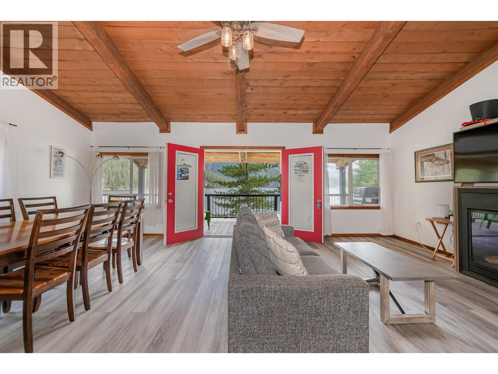 8323 Trans Canada Highway, Revelstoke