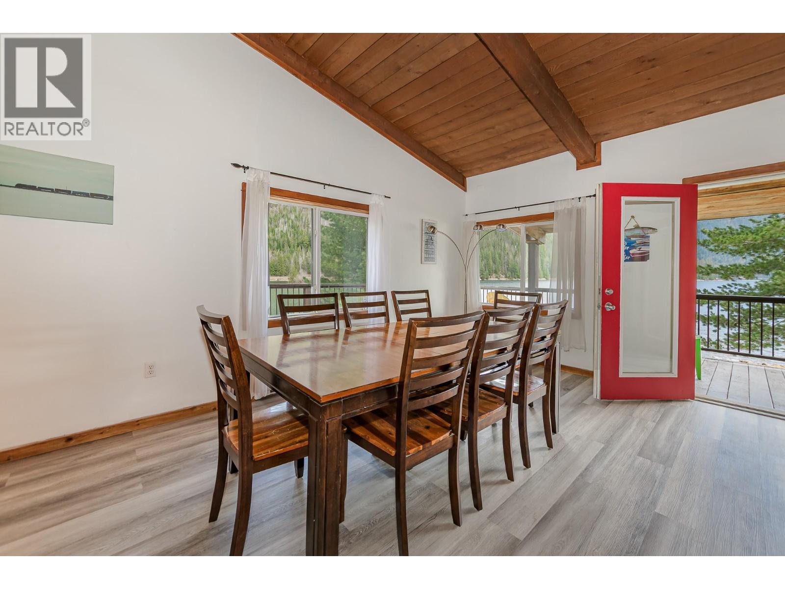 8323 Trans Canada Highway, Revelstoke