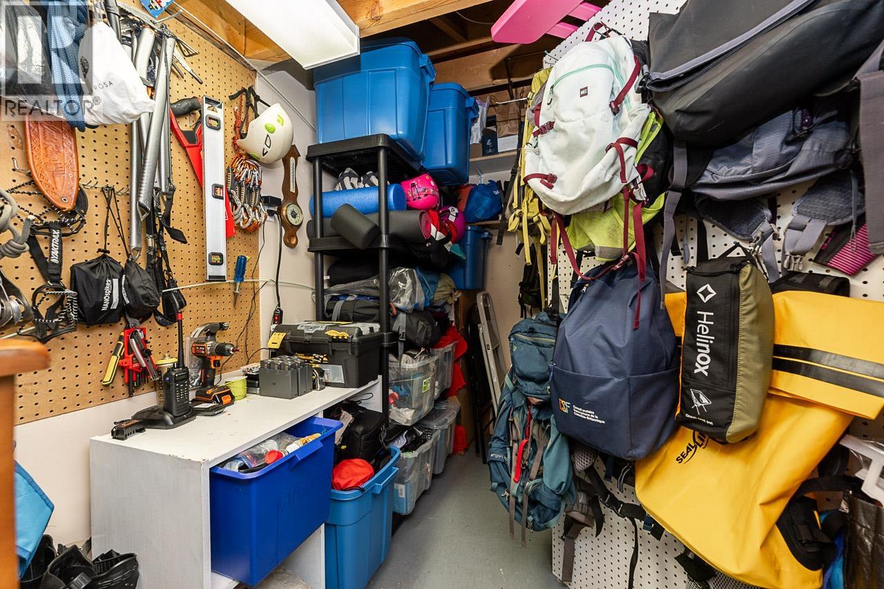 10 901 W 17TH STREET, North Vancouver