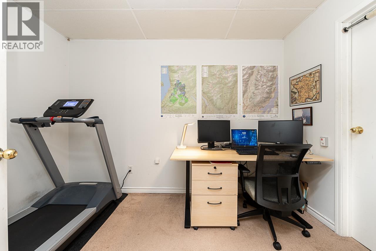 10 901 W 17TH STREET, North Vancouver