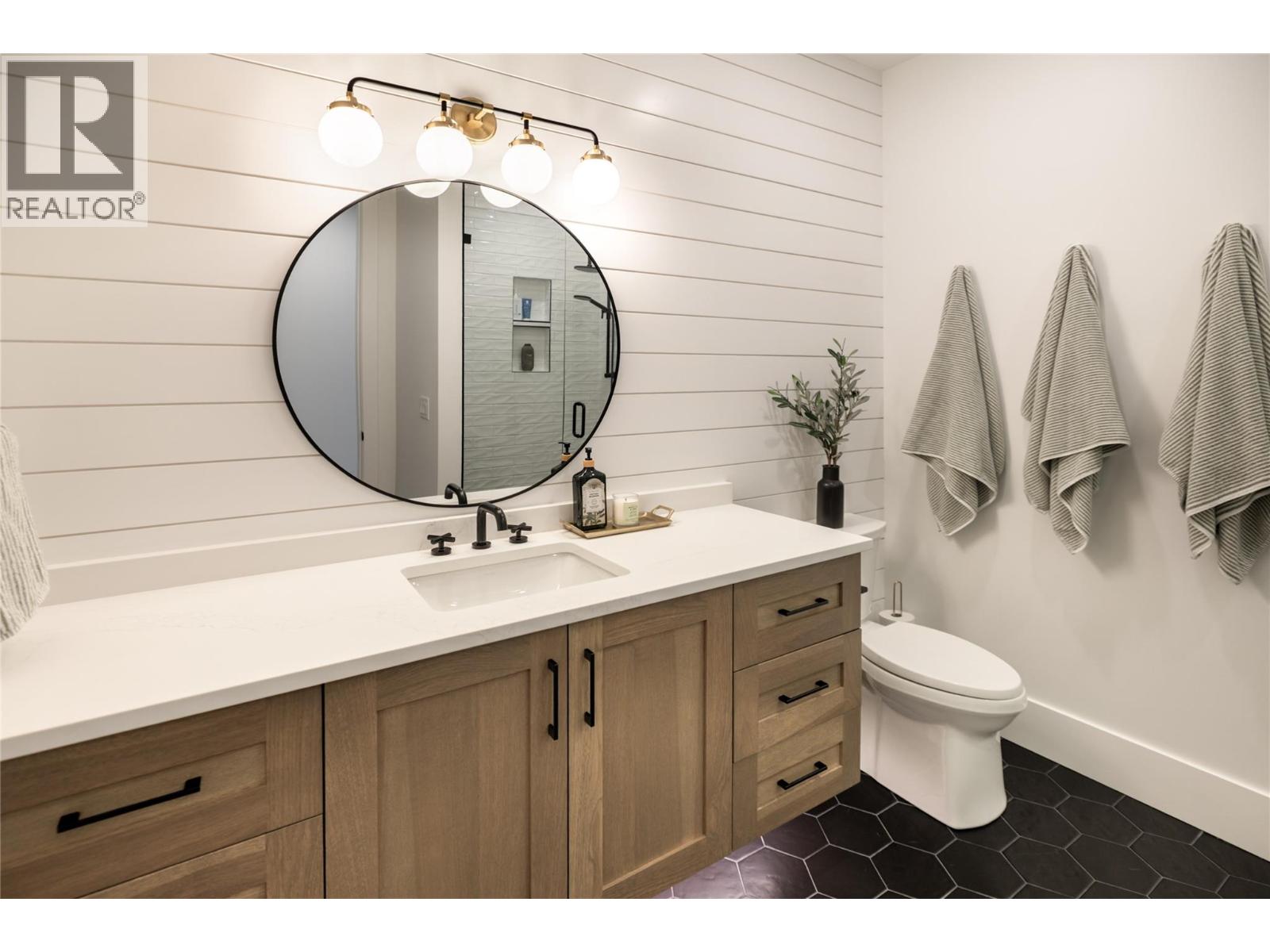  5635 UPPER MISSION Court, Kelowna