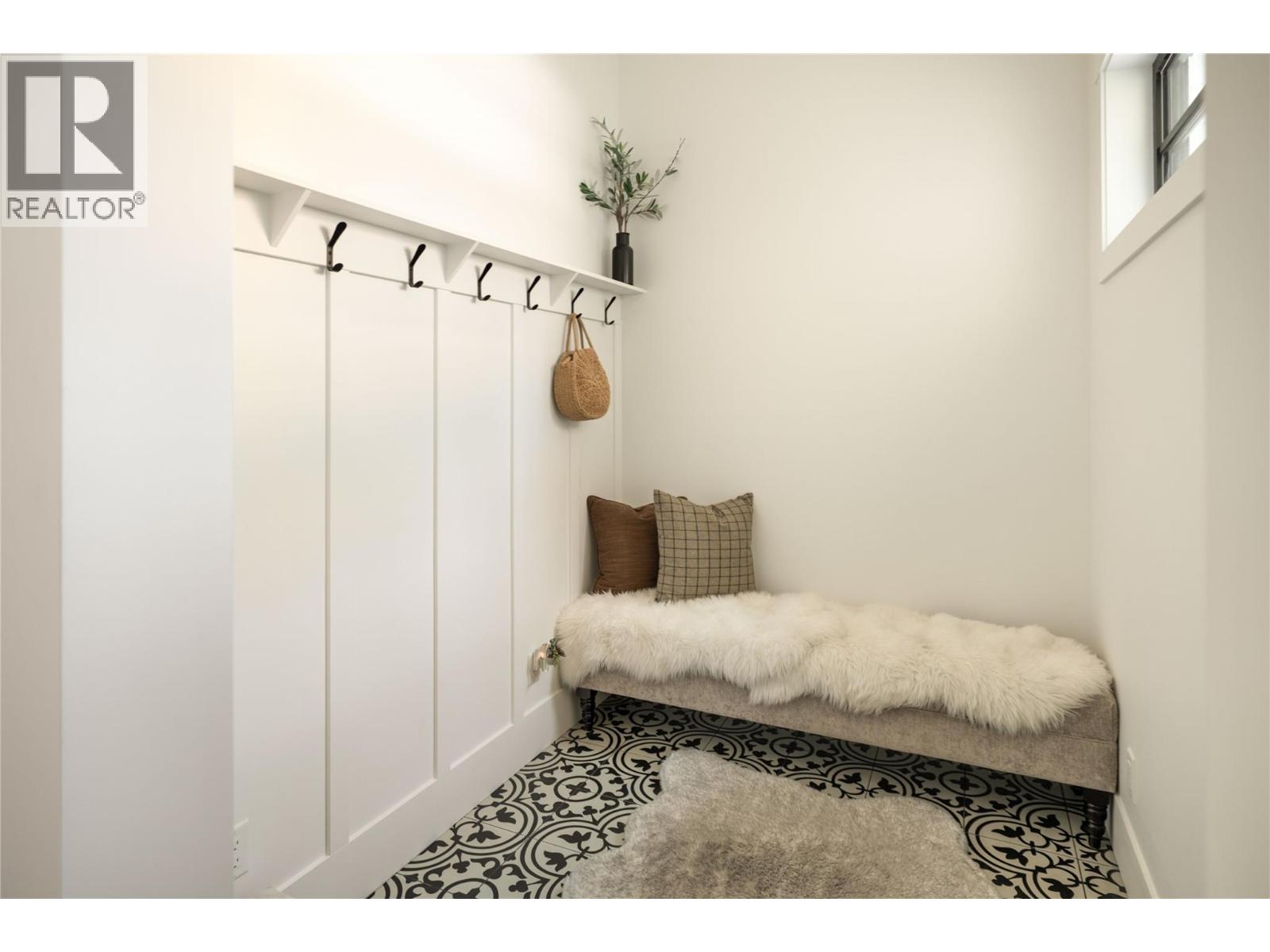  5635 UPPER MISSION Court, Kelowna