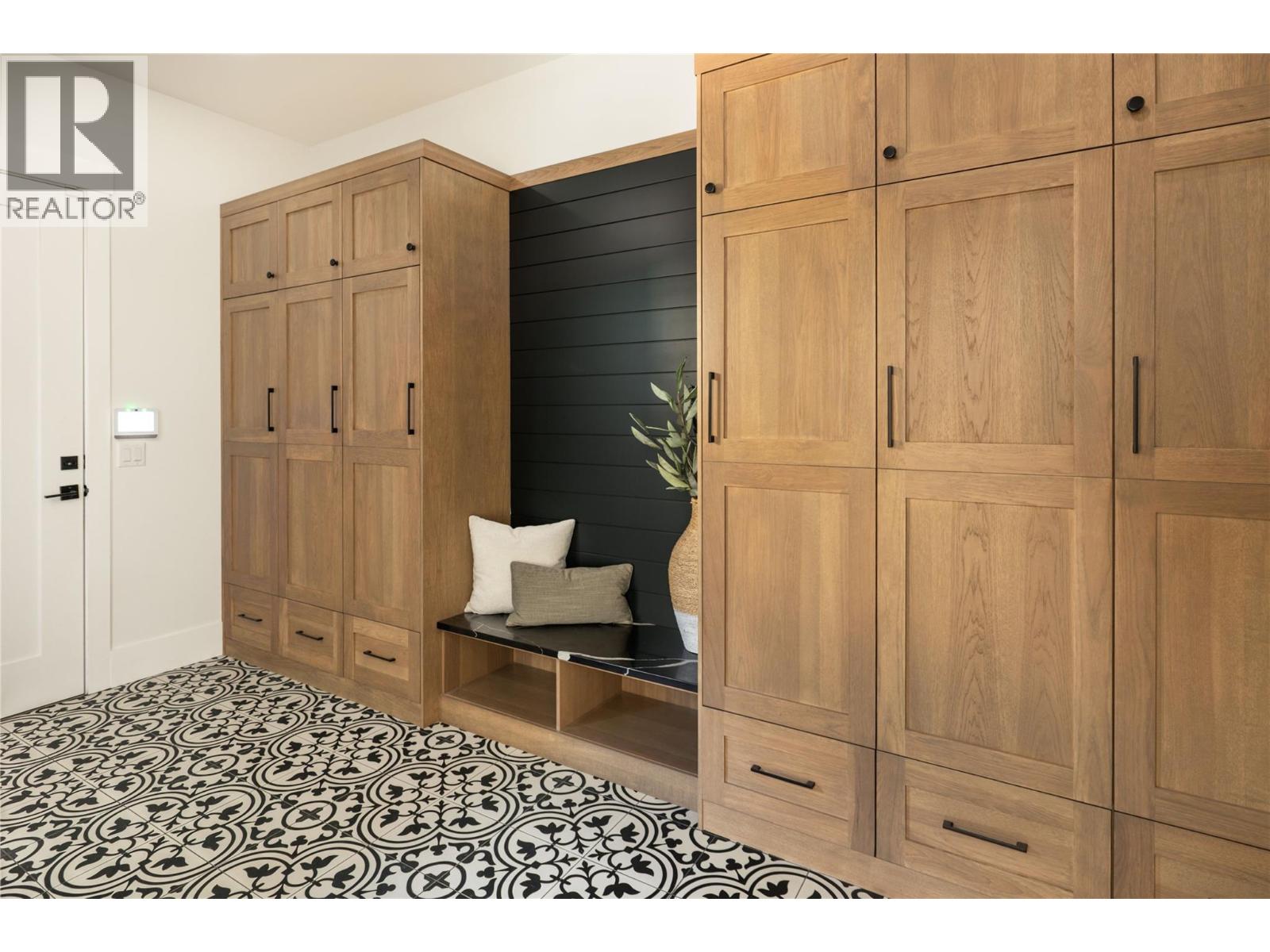  5635 UPPER MISSION Court, Kelowna