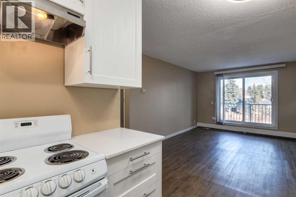 Single Family House for Sale in C  Dalton Drive NW Dalhousie Calgary 