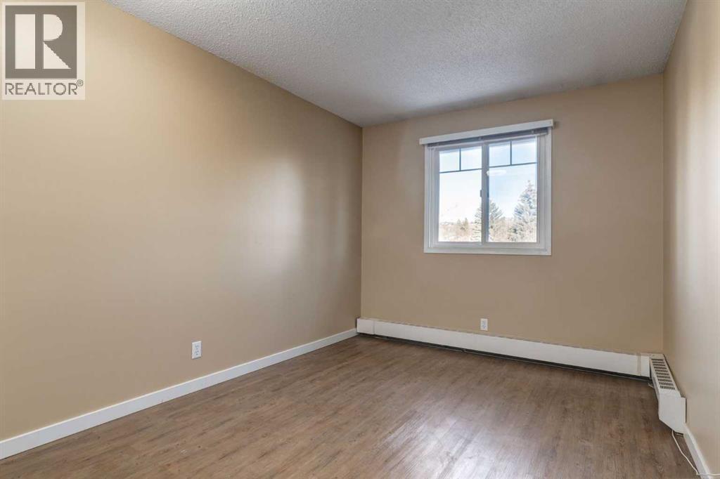 Single Family House for Sale in C  Dalton Drive NW Dalhousie Calgary 