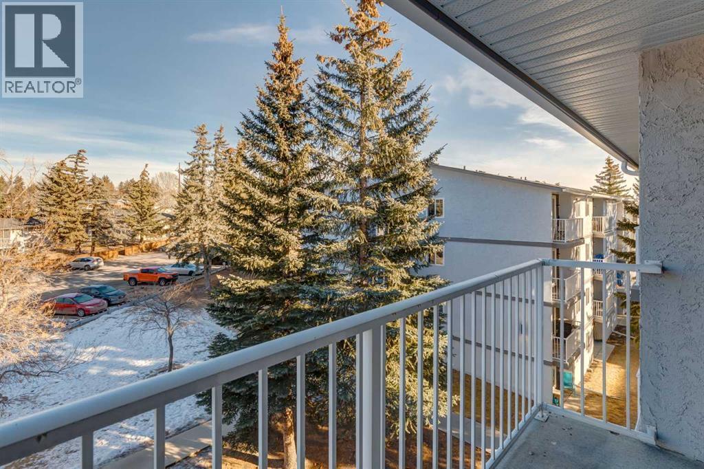 Single Family House for Sale in C  Dalton Drive NW Dalhousie Calgary 