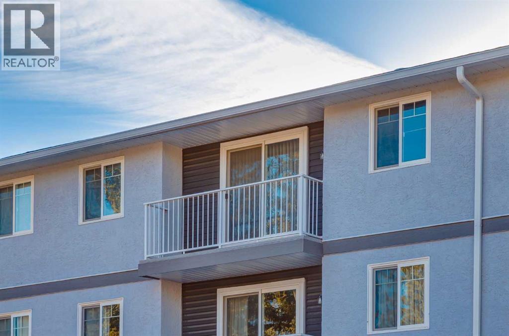 Single Family House for Sale in C  Dalton Drive NW Dalhousie Calgary 