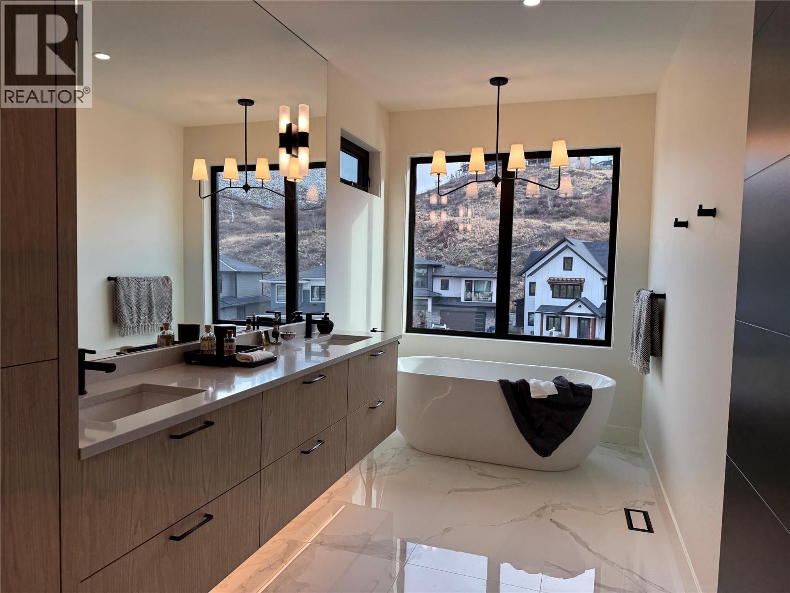  5533 Foothill Court, Kelowna