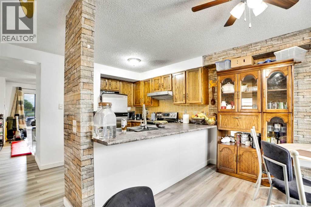 Single Family House for Sale in  Templeridge Crescent NE Temple Calgary 