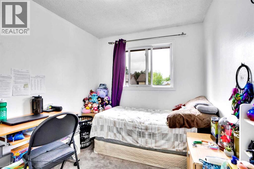 Single Family House for Sale in  Templeridge Crescent NE Temple Calgary 