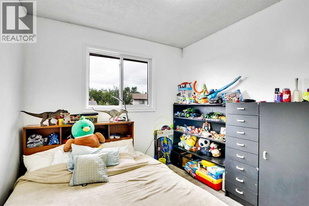 Single Family House for Sale in  Templeridge Crescent NE Temple Calgary 