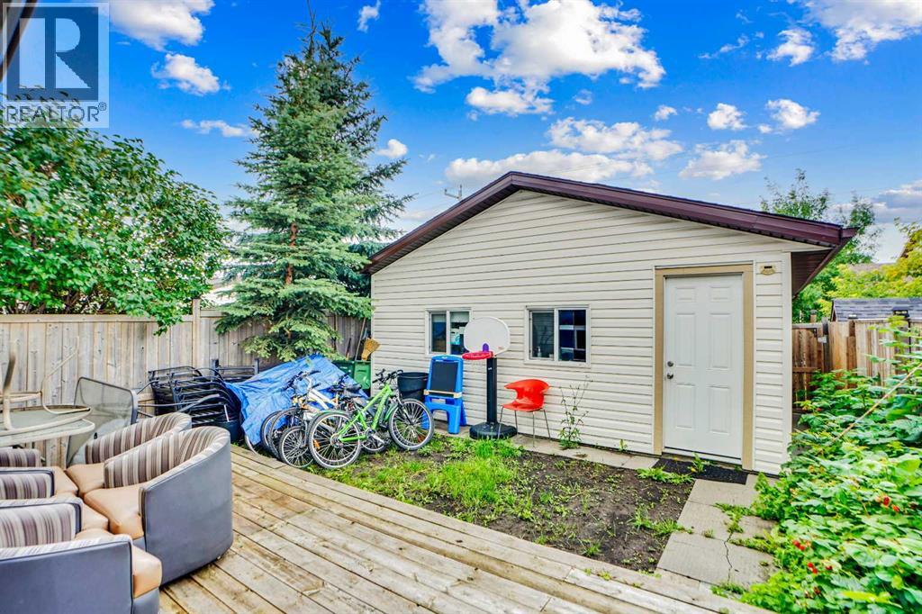 Single Family House for Sale in  Templeridge Crescent NE Temple Calgary 