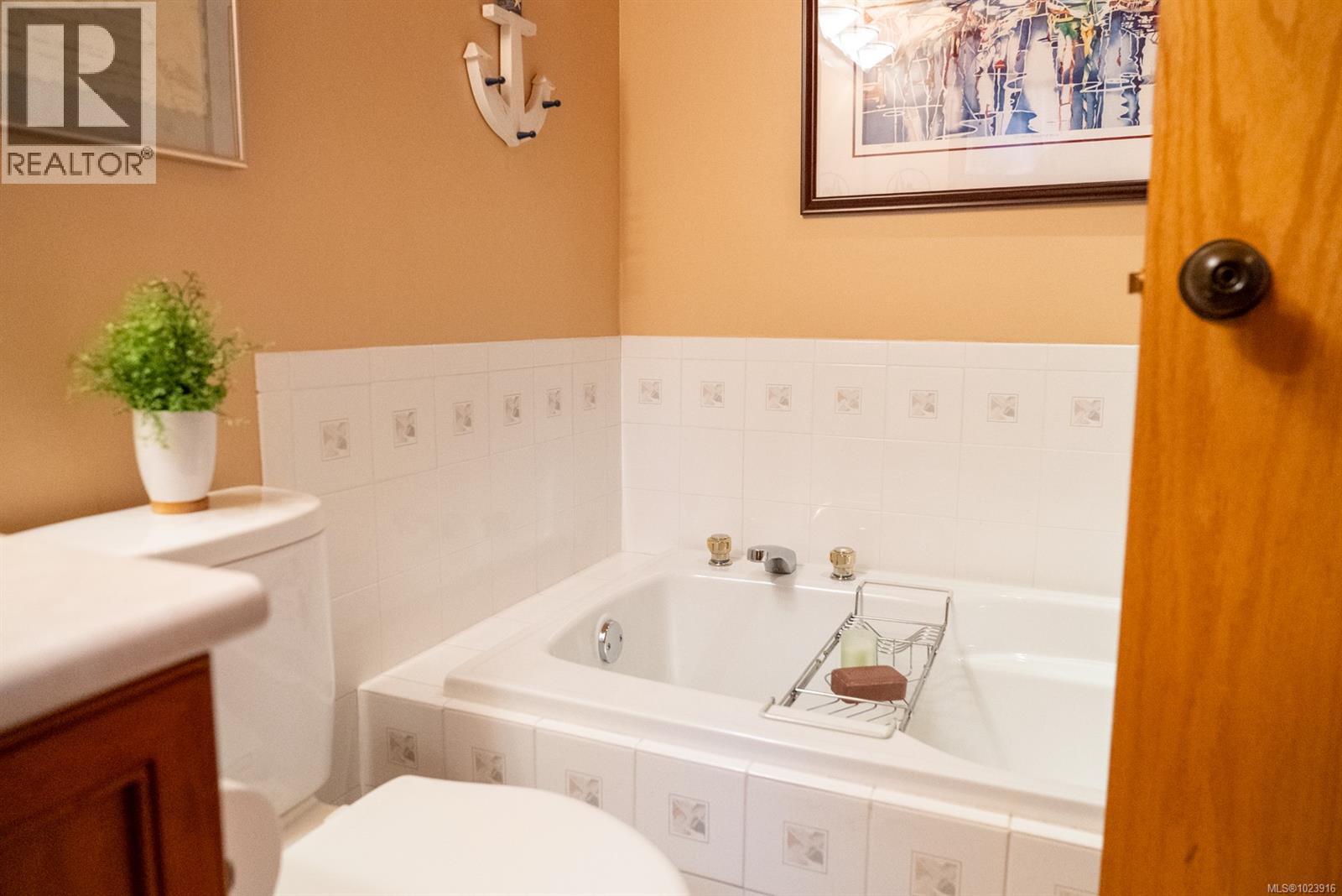 2648 Galleon Way, Pender Island