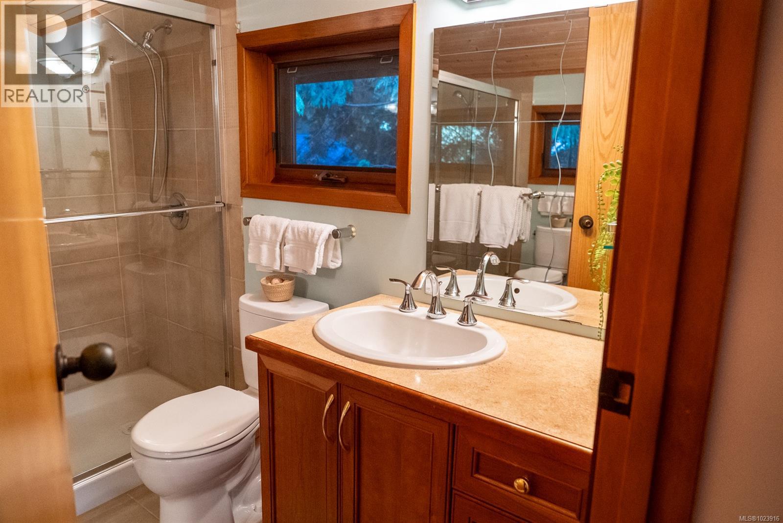 2648 Galleon Way, Pender Island