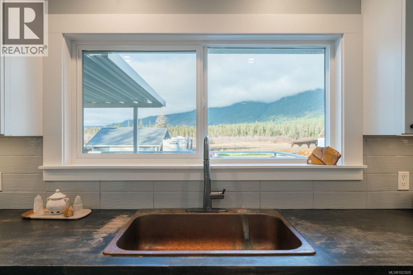 7801-7807 Beaver Creek Rd, Port Alberni