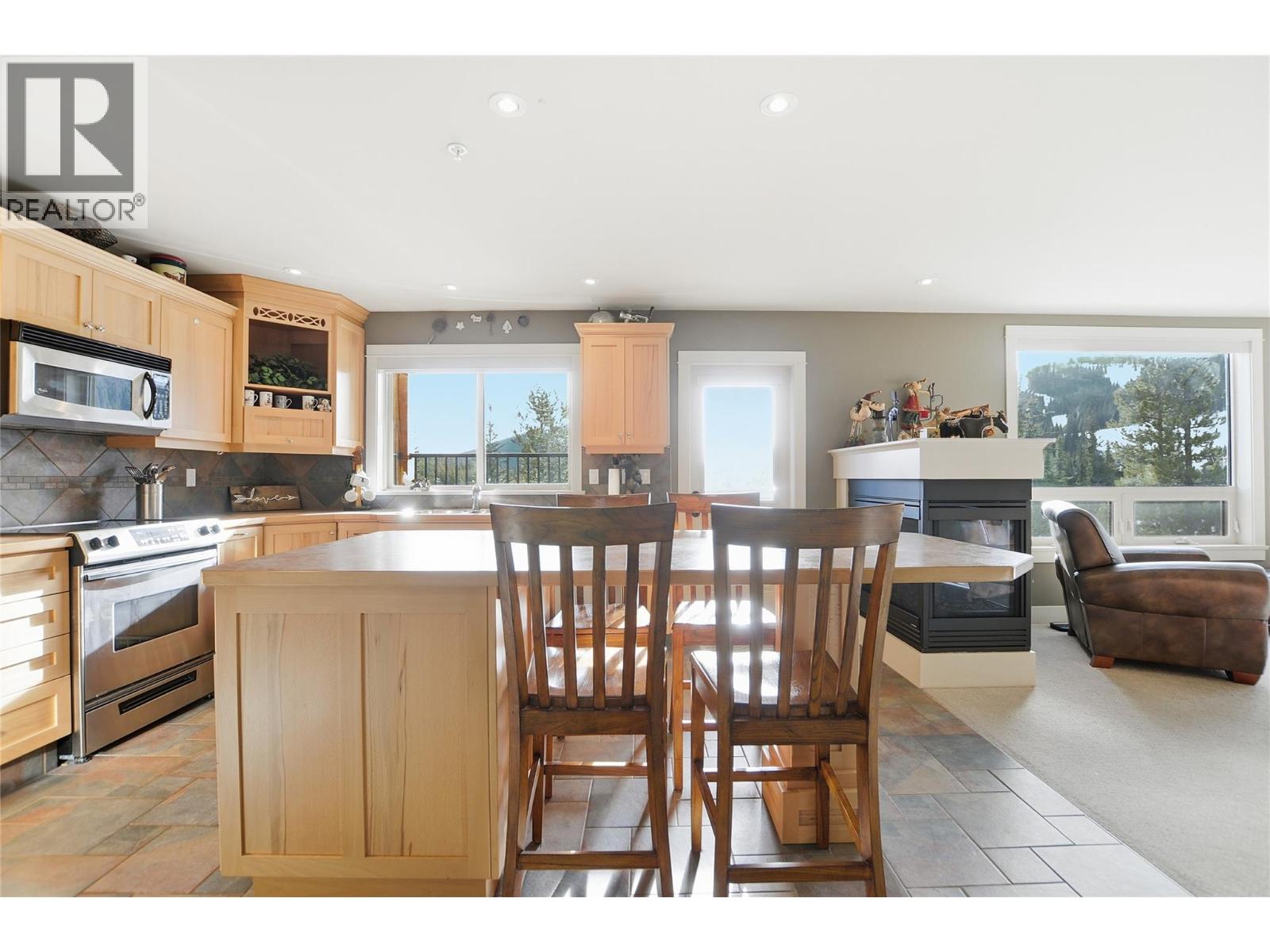 101 Clearview Crescent Unit# 2, Apex Mountain