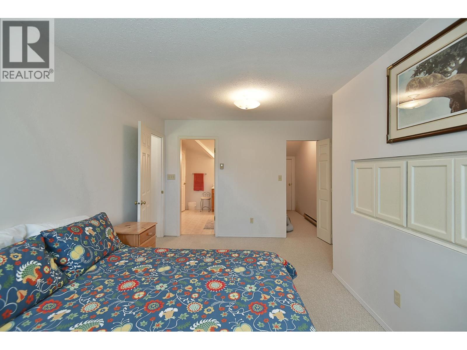 11 5761 WHARF AVENUE, Sechelt