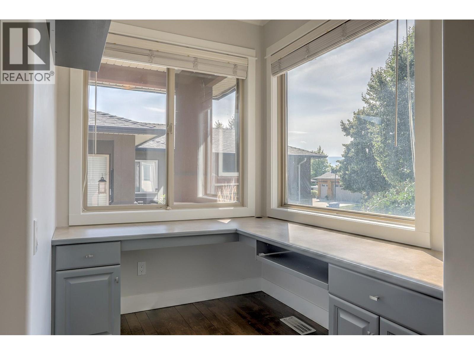 2302 Pine Vista Place, West Kelowna
