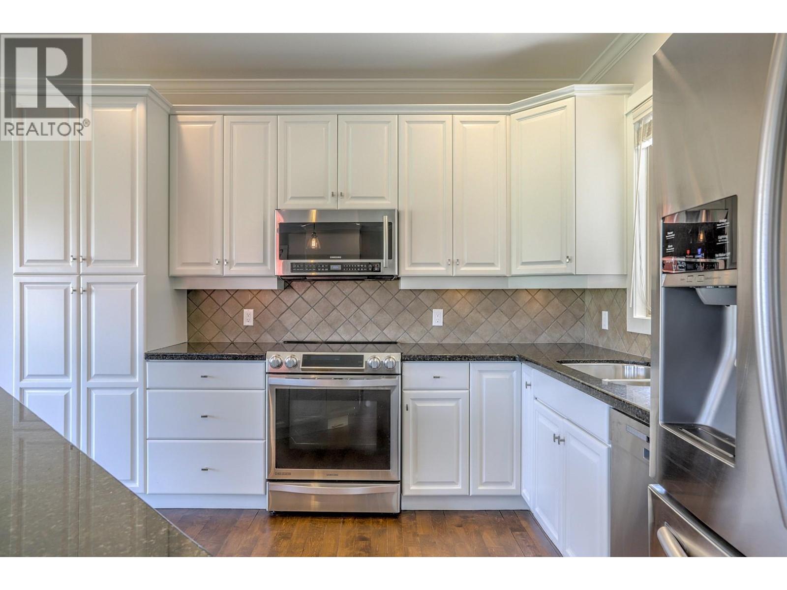  2302 Pine Vista Place, West Kelowna