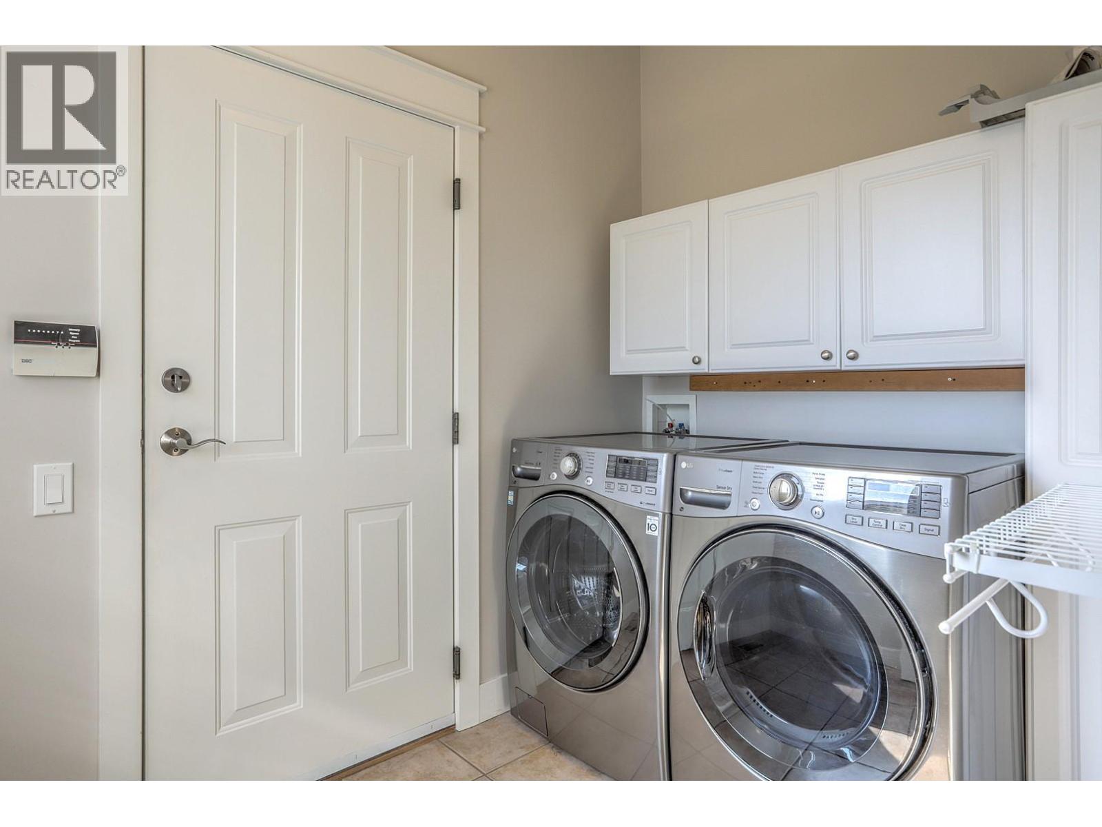  2302 Pine Vista Place, West Kelowna