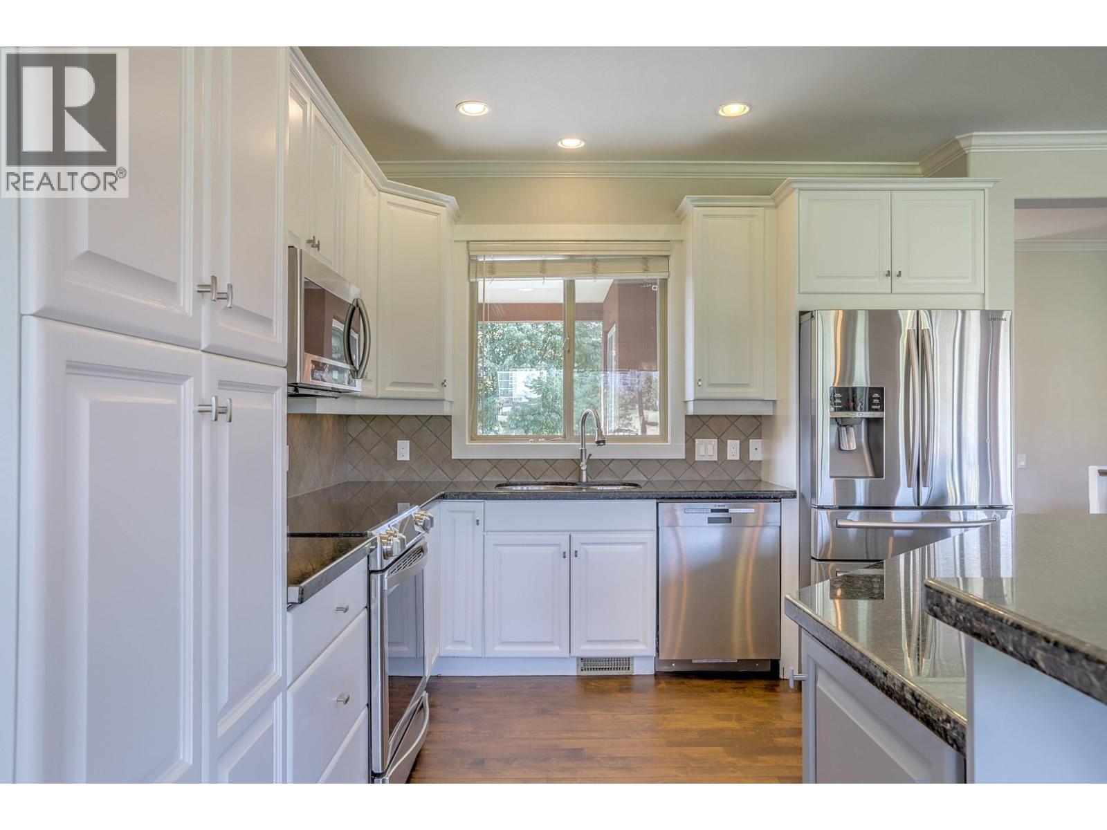  2302 Pine Vista Place, West Kelowna