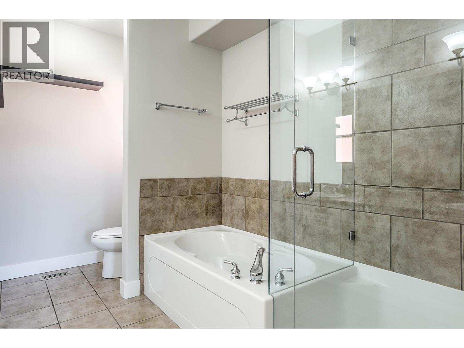  2302 Pine Vista Place, West Kelowna