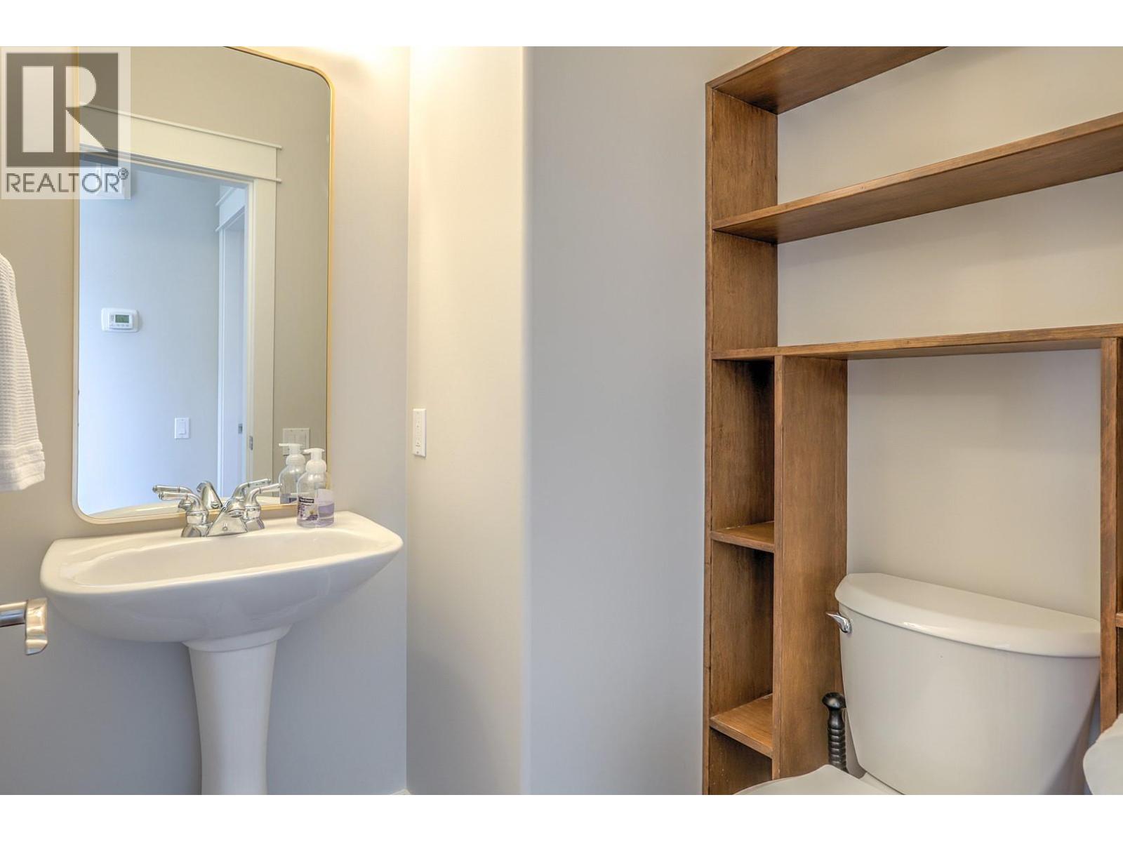  2302 Pine Vista Place, West Kelowna