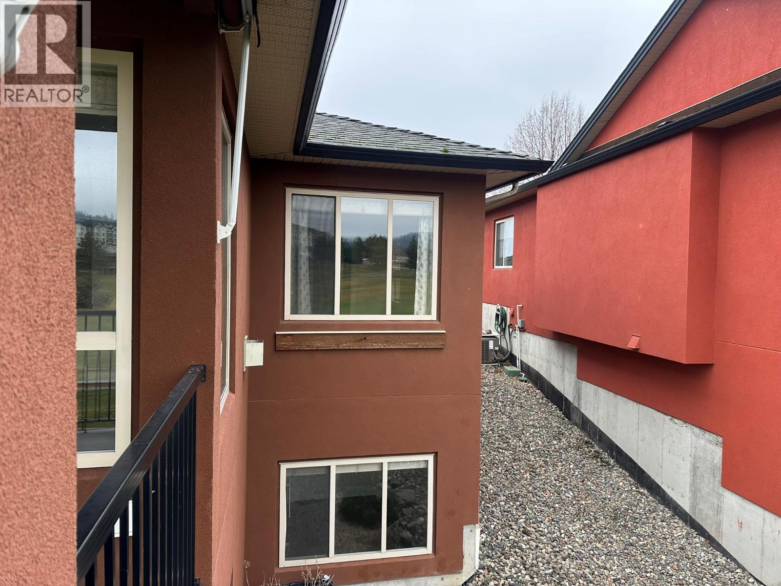  2302 Pine Vista Place, West Kelowna