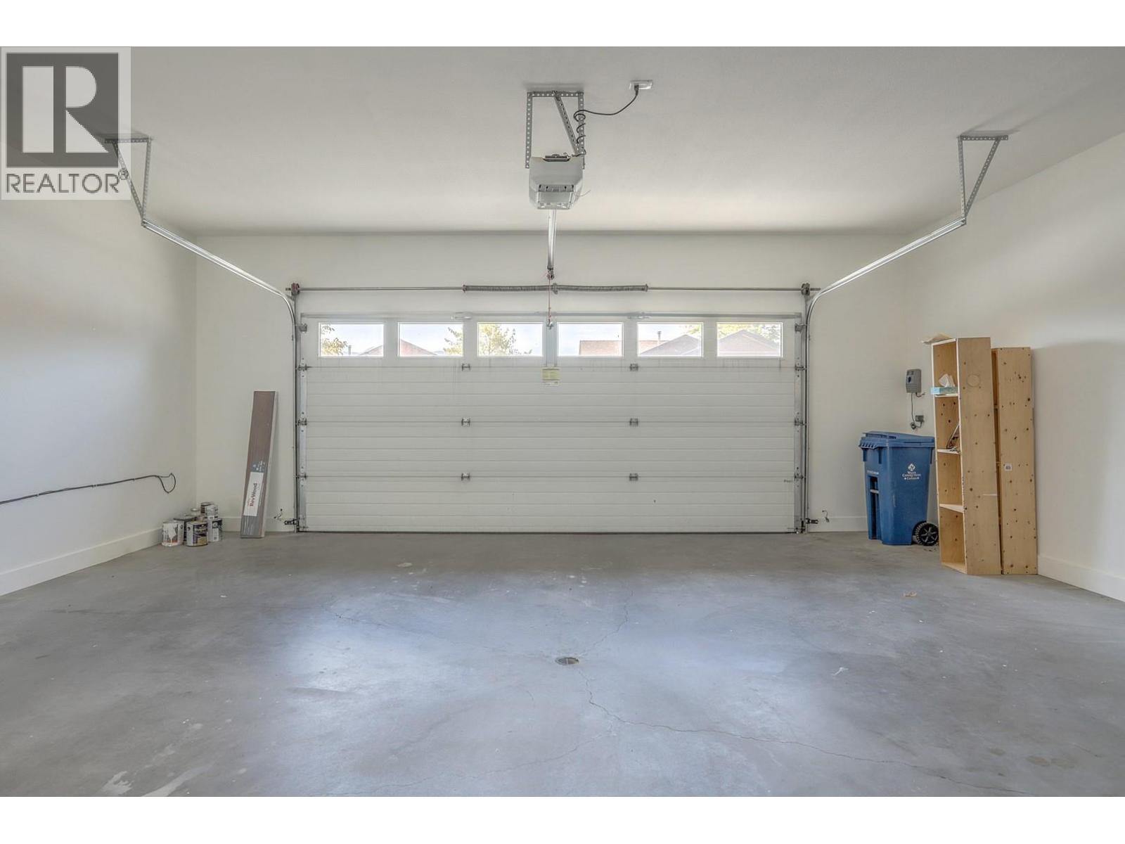  2302 Pine Vista Place, West Kelowna