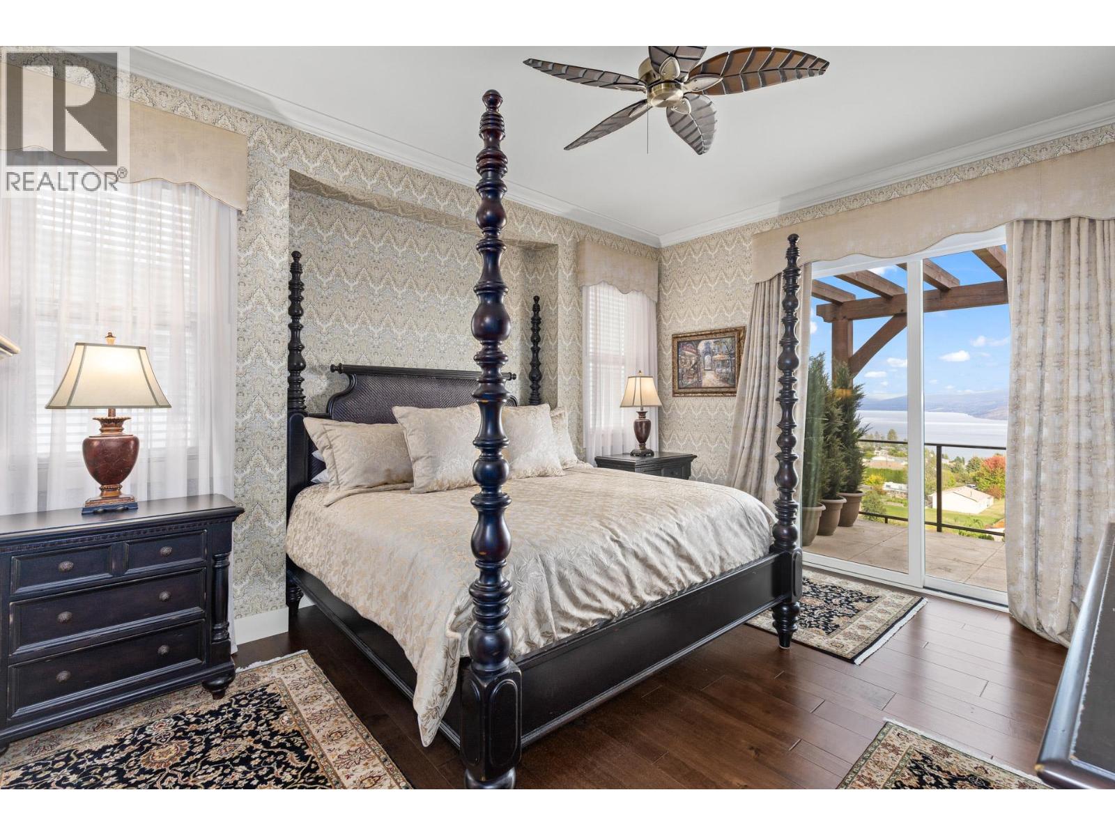 6166 Seymoure Avenue - 33