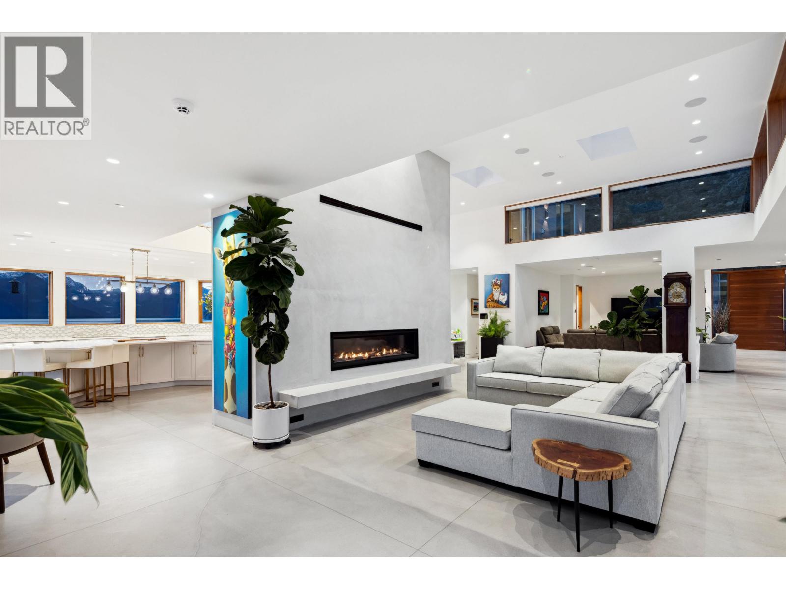 15 BRUNSWICK BEACH ROAD, Lions Bay