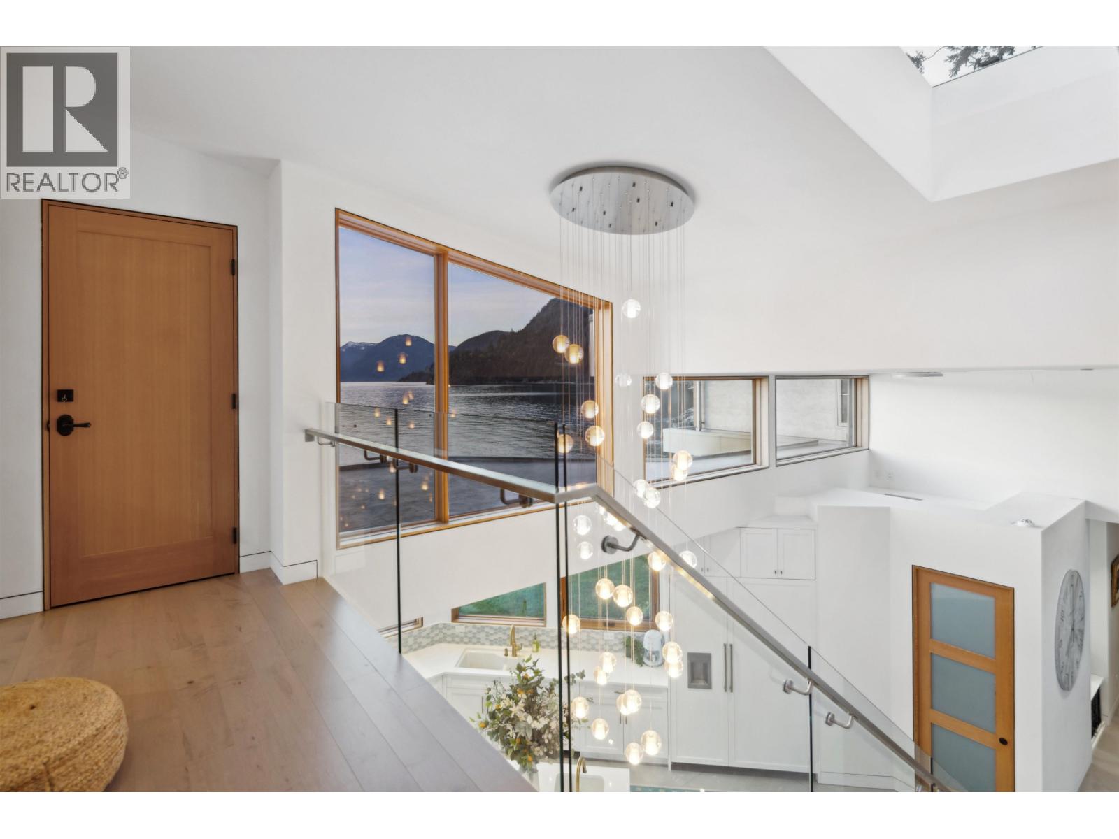 15 BRUNSWICK BEACH ROAD, Lions Bay