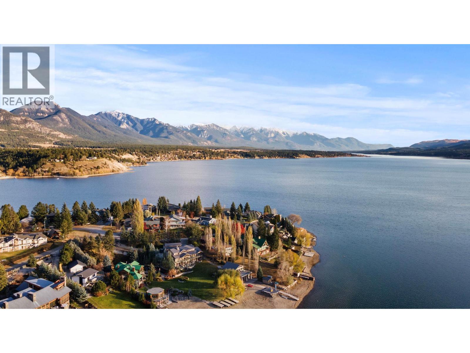 2 Stoddart Estates Drive, Windermere