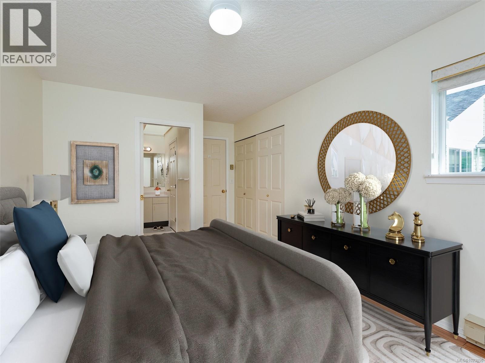 6 1441 Hillside Avenue, Victoria