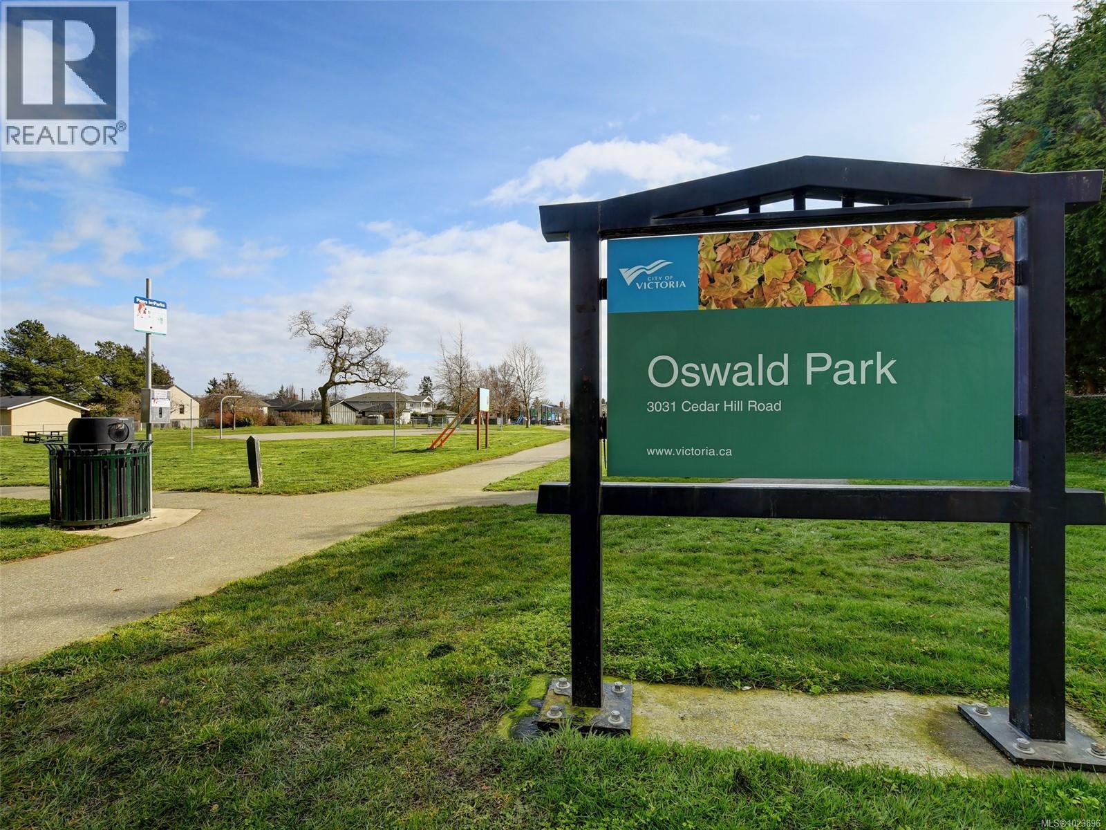 6 1441 Hillside Avenue, Victoria