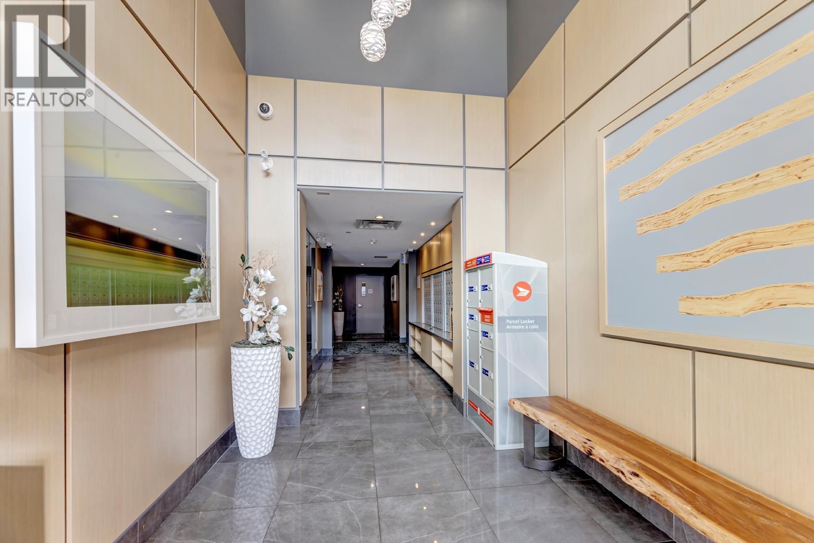 518 9877 UNIVERSITY Crescent - photo 2