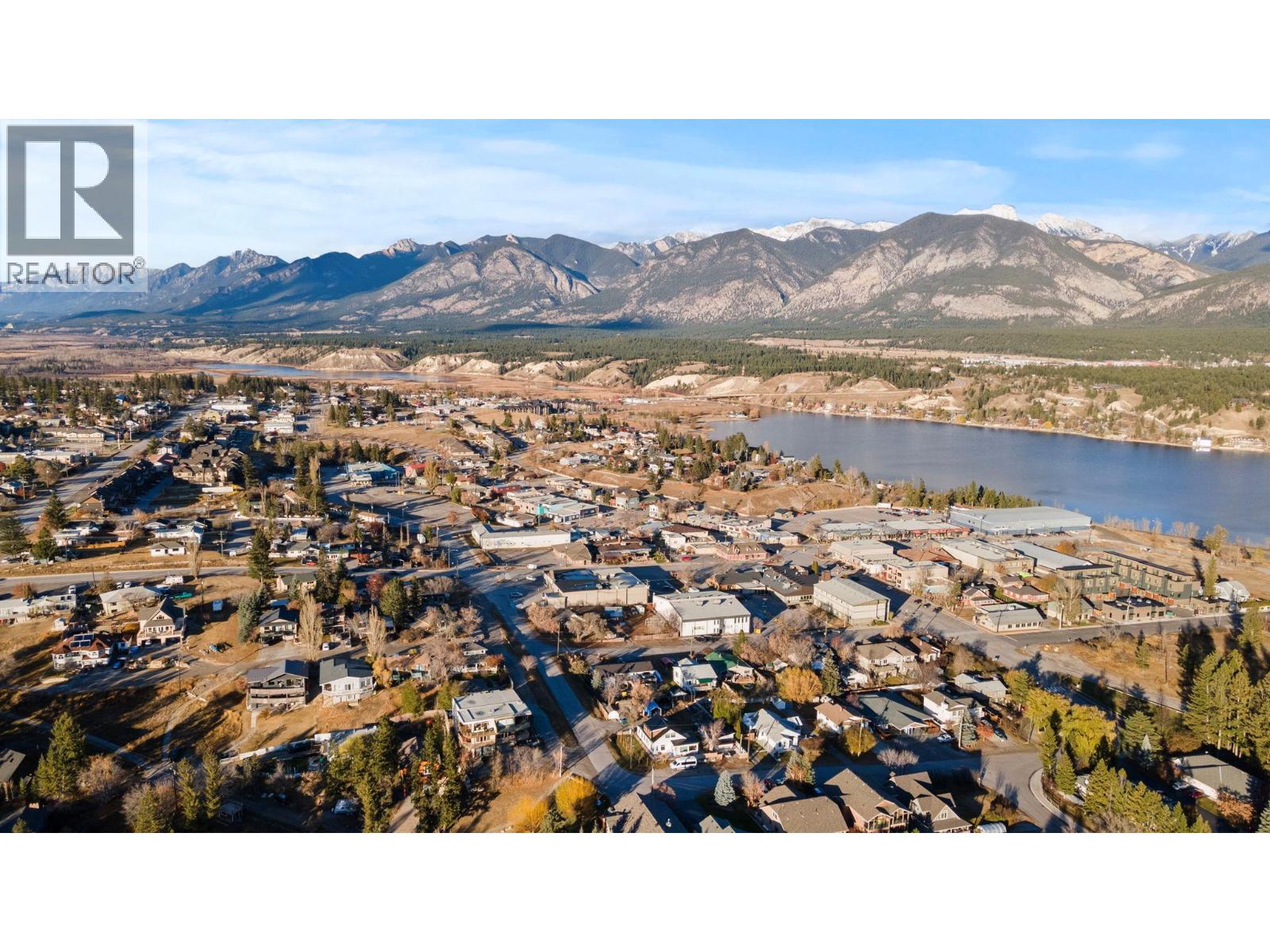 1 Stoddart Estates Drive, Windermere