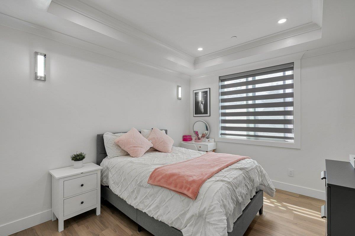 15671 ROPER AVENUE, White Rock