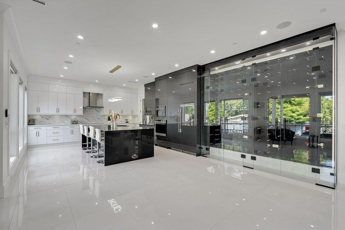 15671 ROPER AVENUE, White Rock