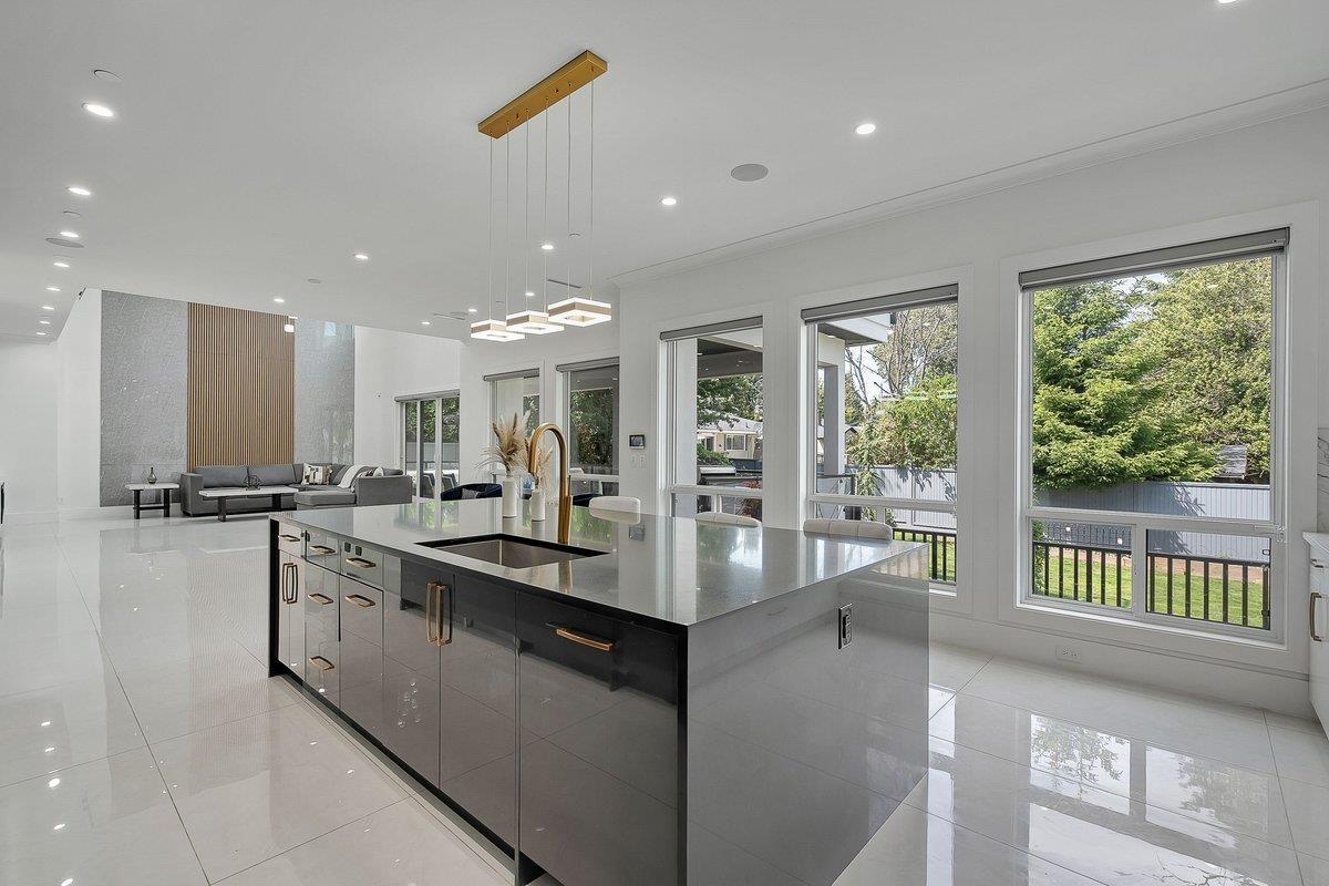 15671 ROPER AVENUE, White Rock