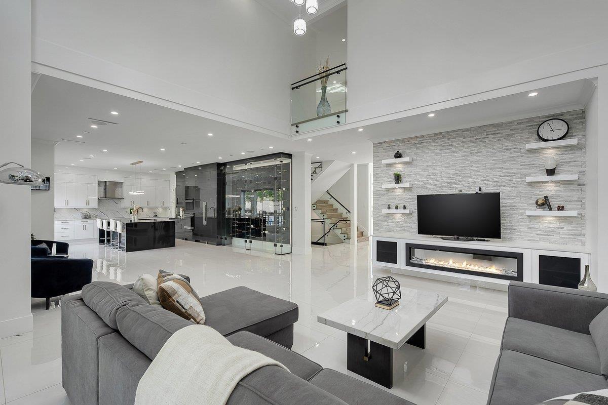 15671 ROPER AVENUE, White Rock