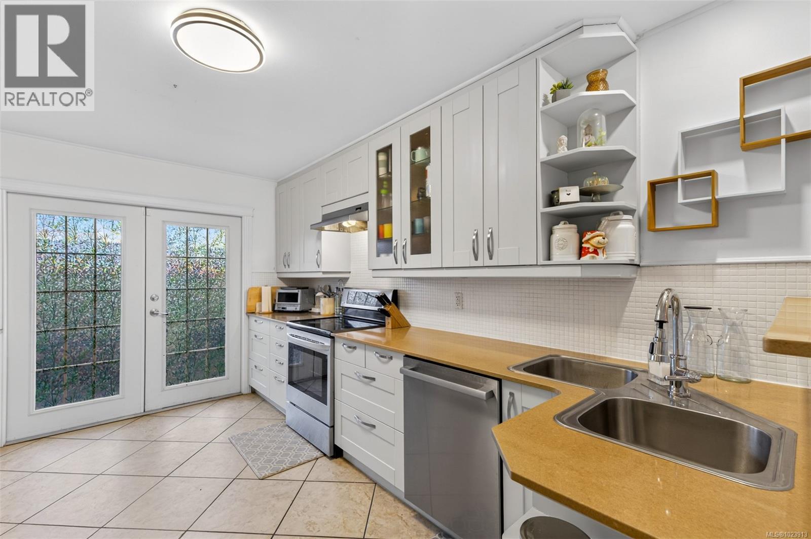 6796 Beaton Rd, Sooke