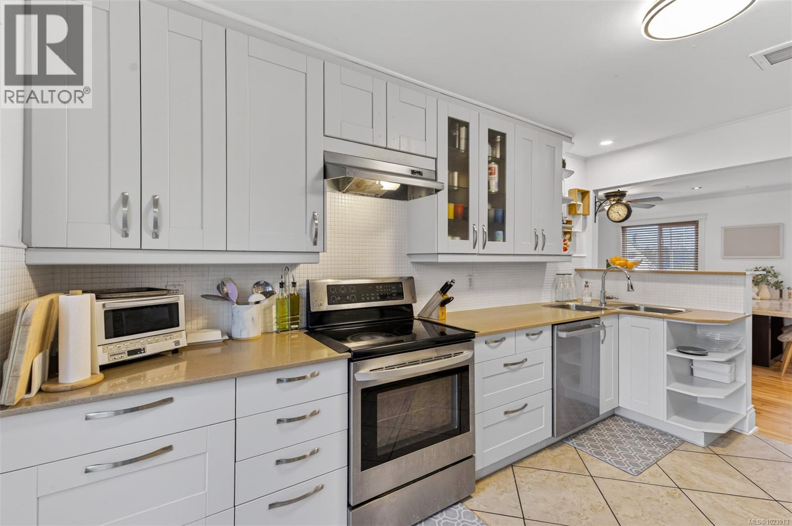 6796 Beaton Rd, Sooke