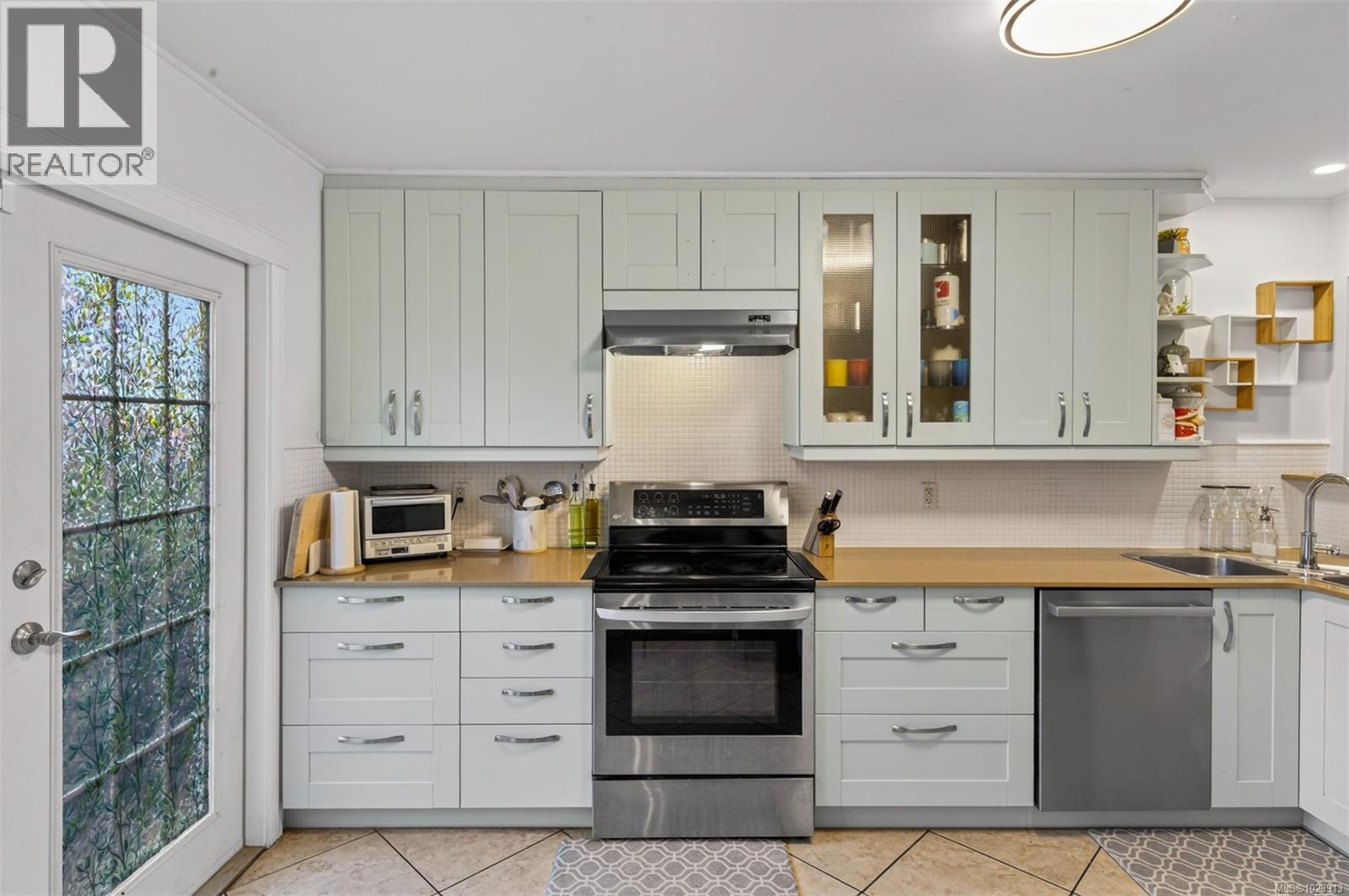 6796 Beaton Rd, Sooke