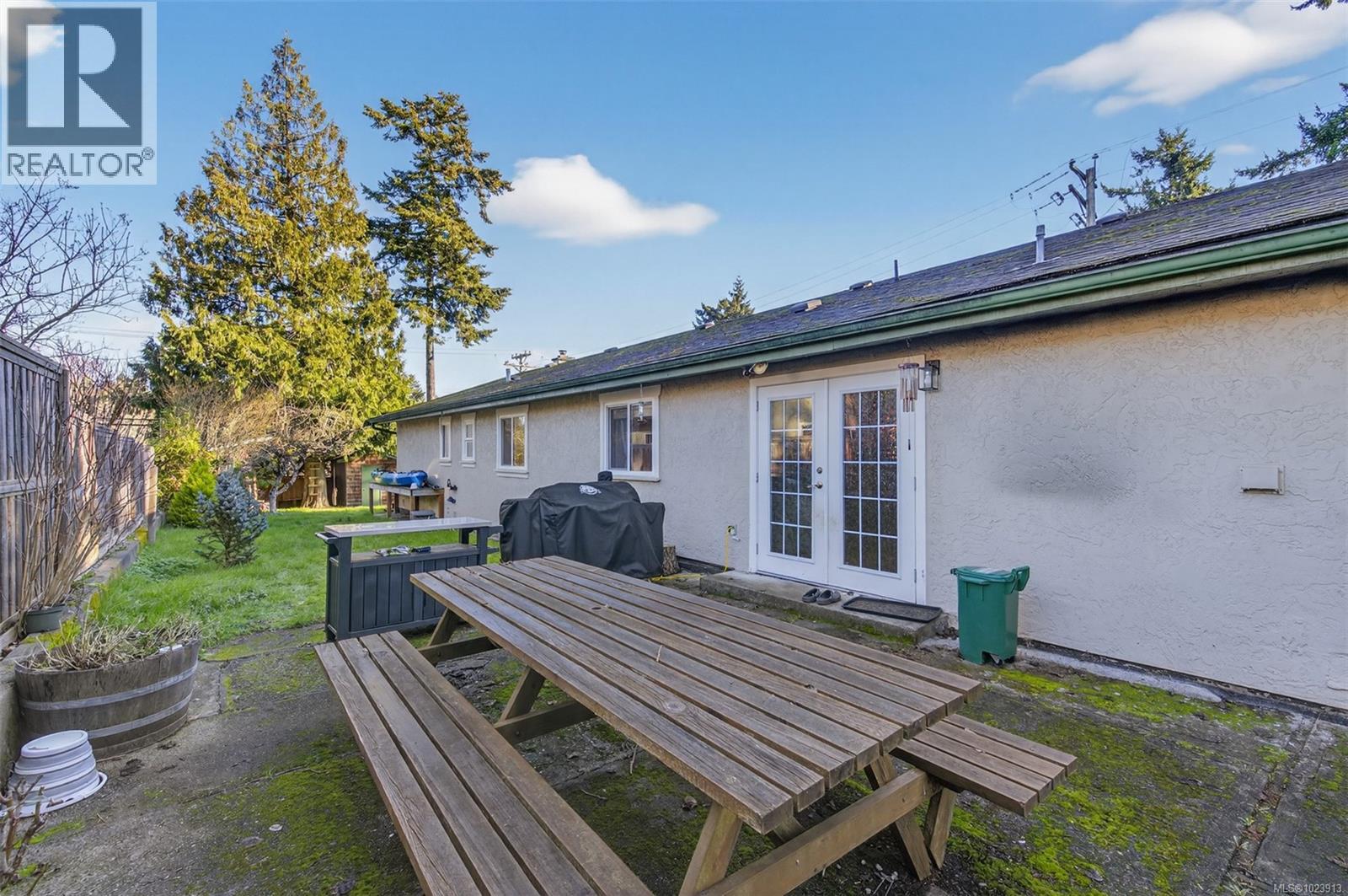 6796 Beaton Rd, Sooke