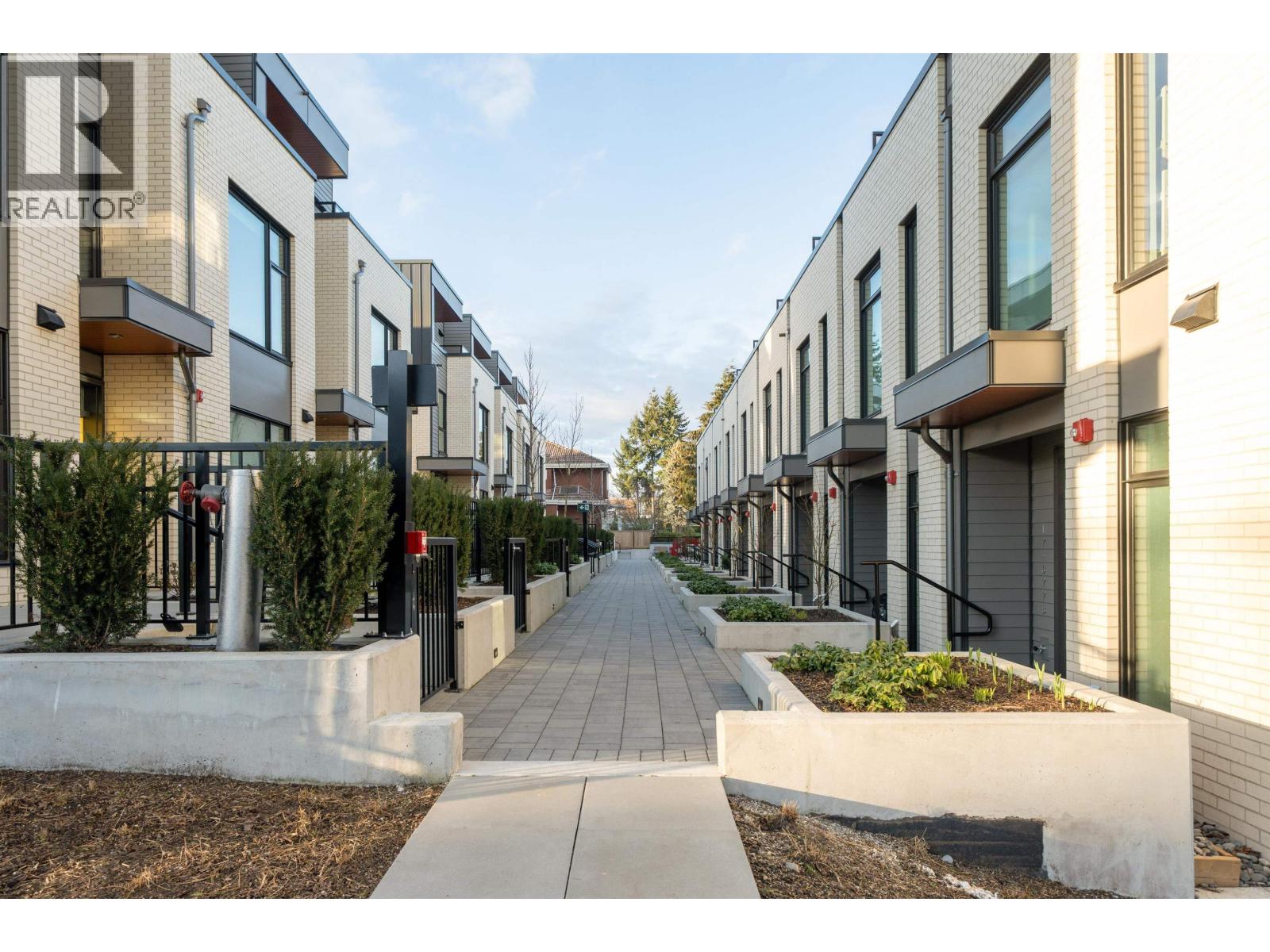 15 6778 OAK Street - photo 2